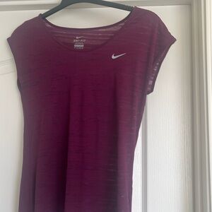 Nike women’s shirt extra small